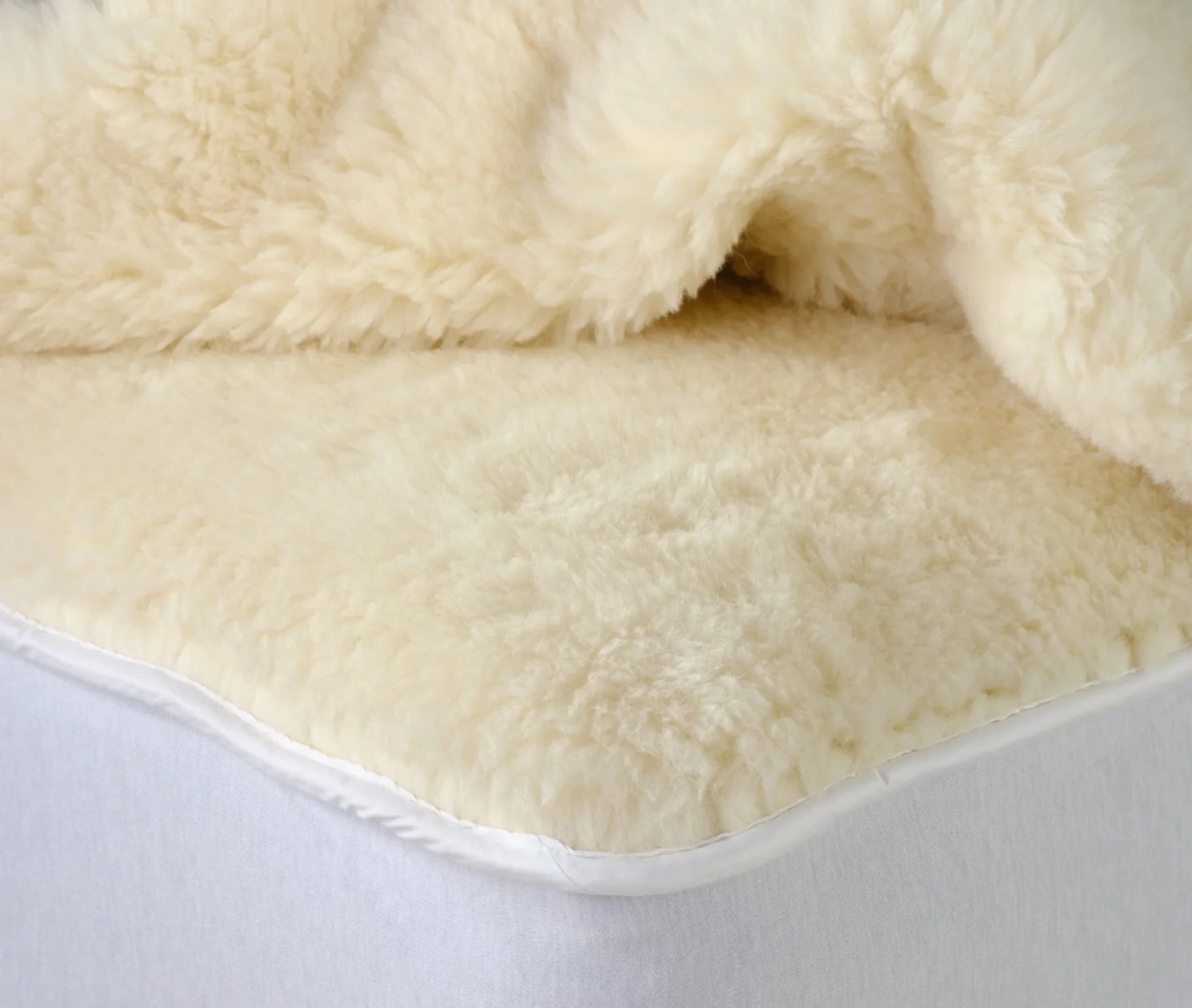 Alpaca Wool Underblanket - Image 4