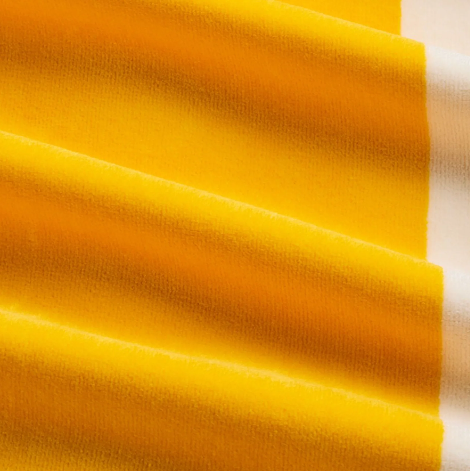 Apolle Beach Towel - Image 4