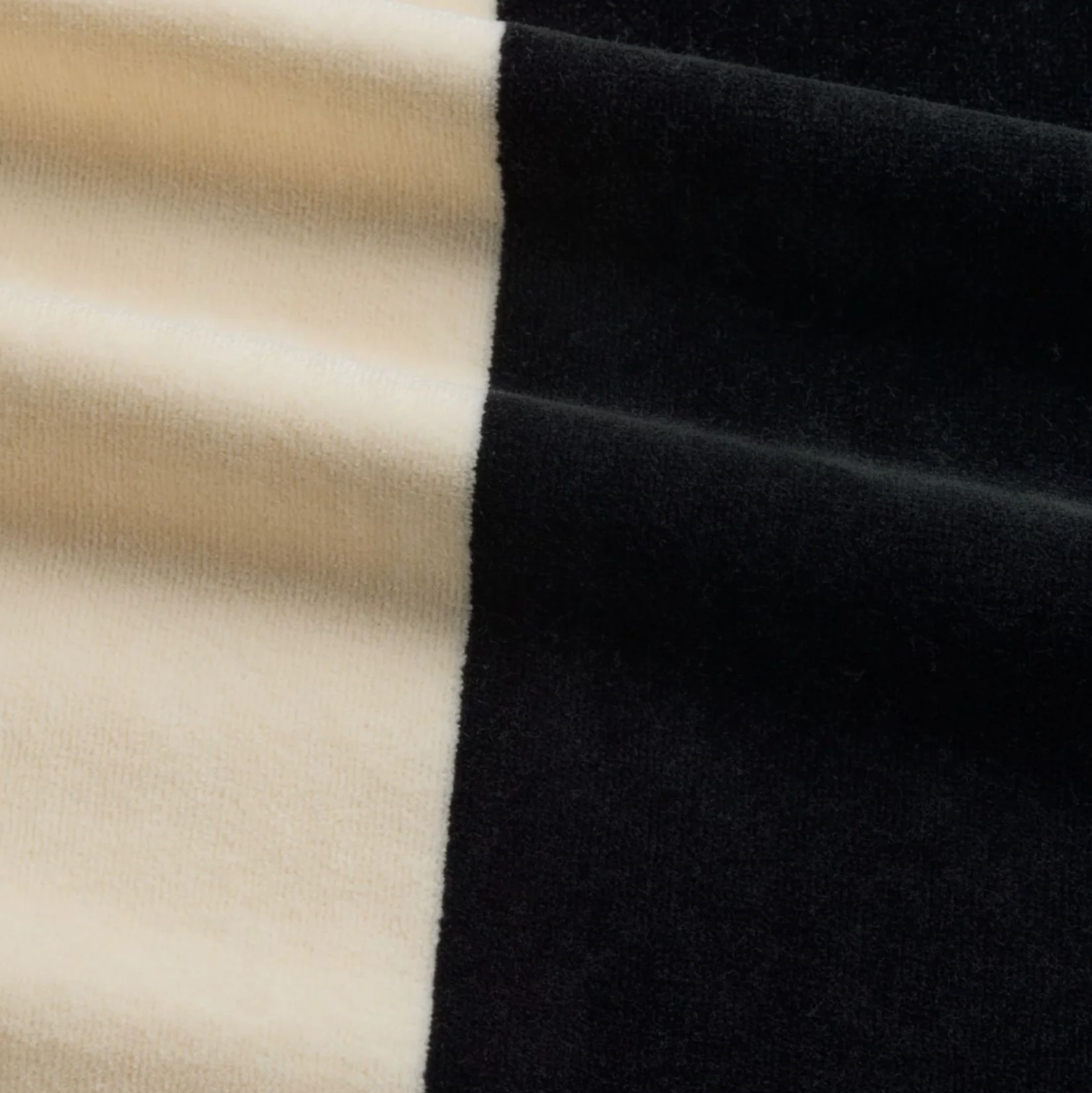 Apolle Beach Towel - Image 6