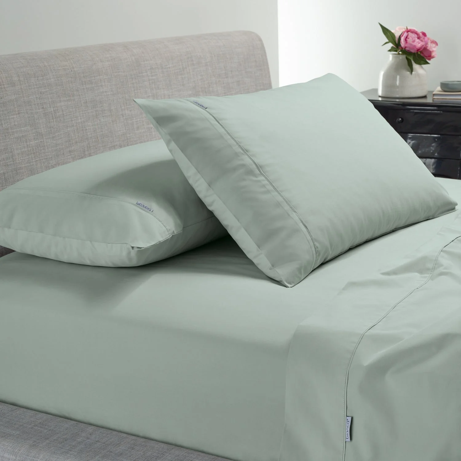 Heston 300 Thread Count Cotton Percale Sheet Set - Image 4