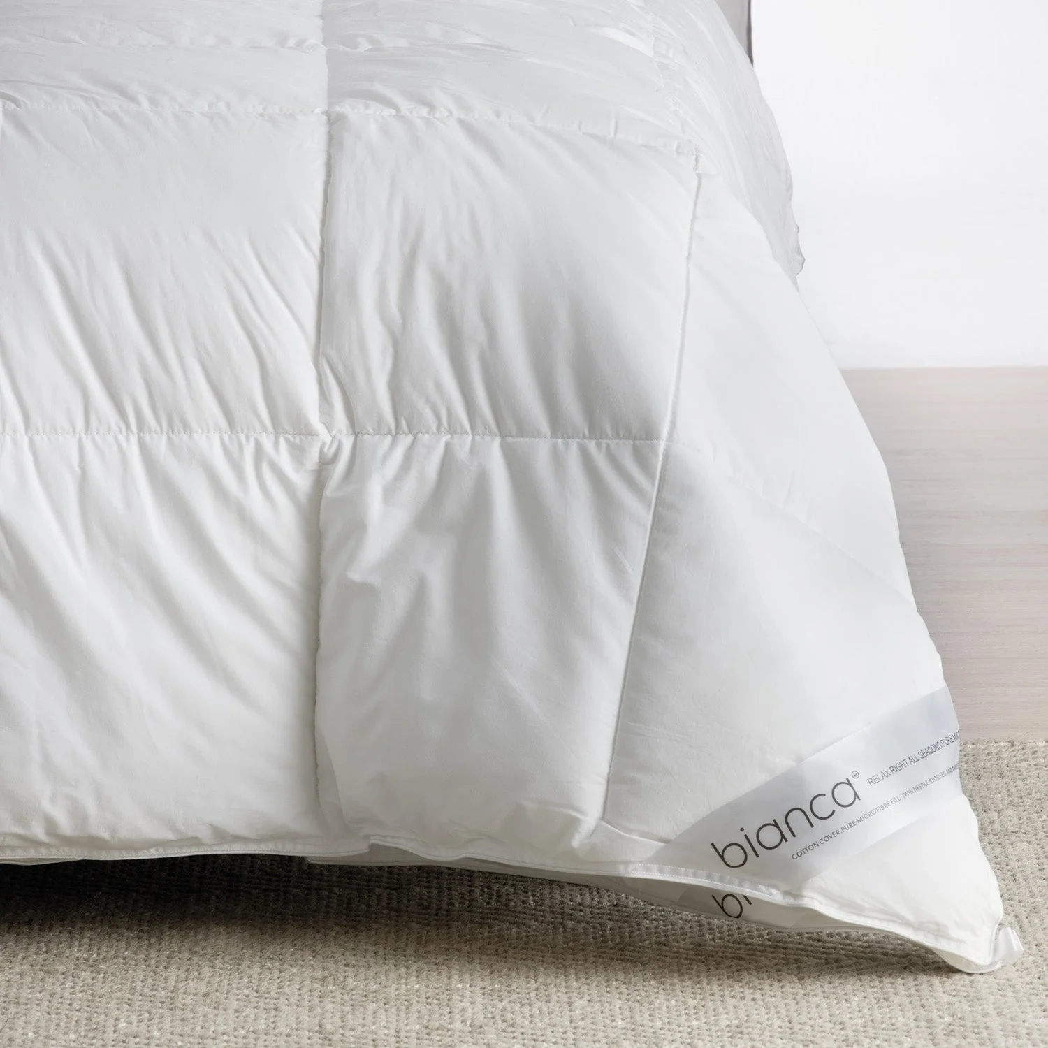 Relax Right Microfibre All Seasons Quilt - Image 3