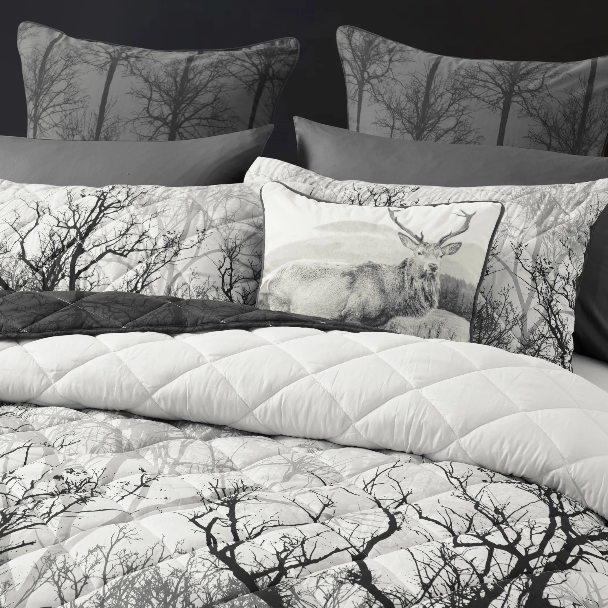 Boscage Coverlet Set Black - Image 2