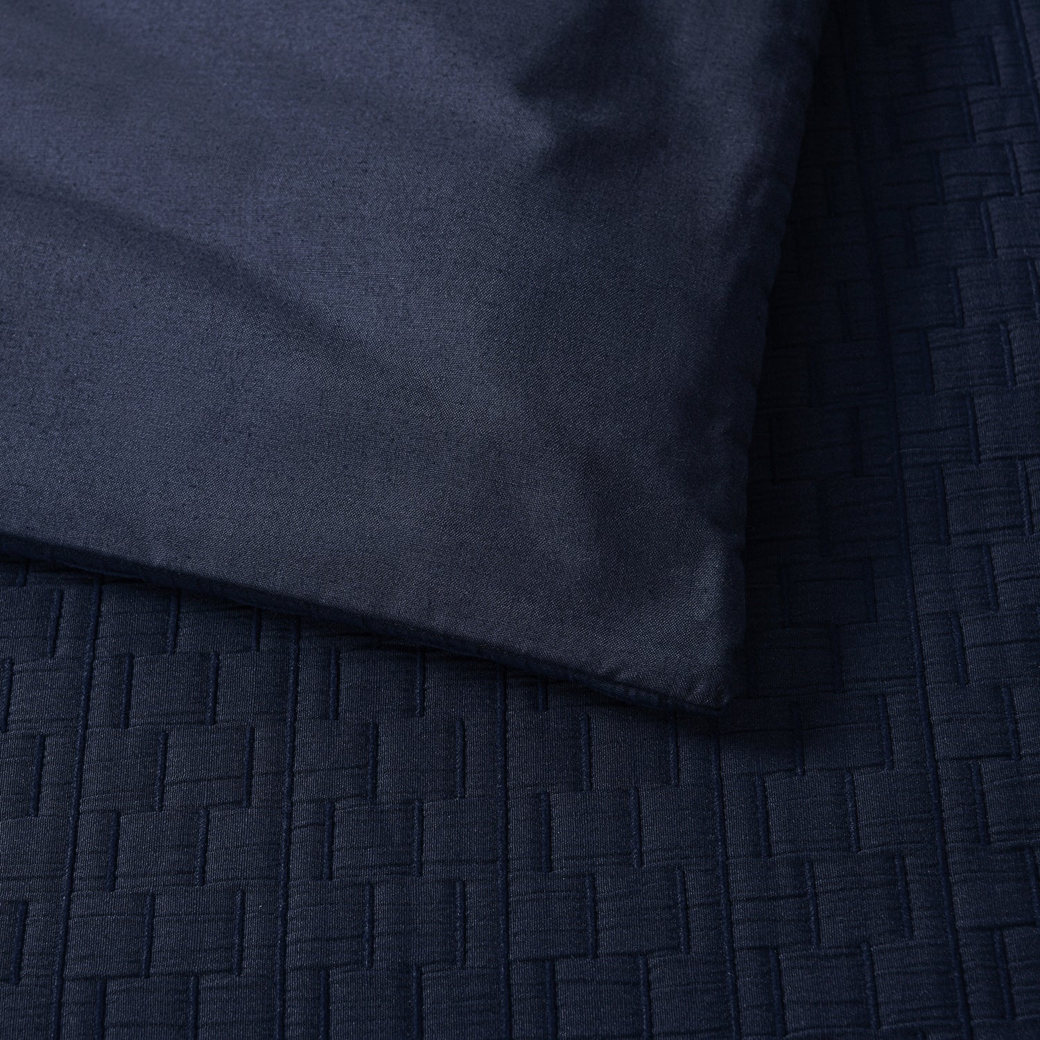 Burleigh Quilt Cover Set Ink - Image 3