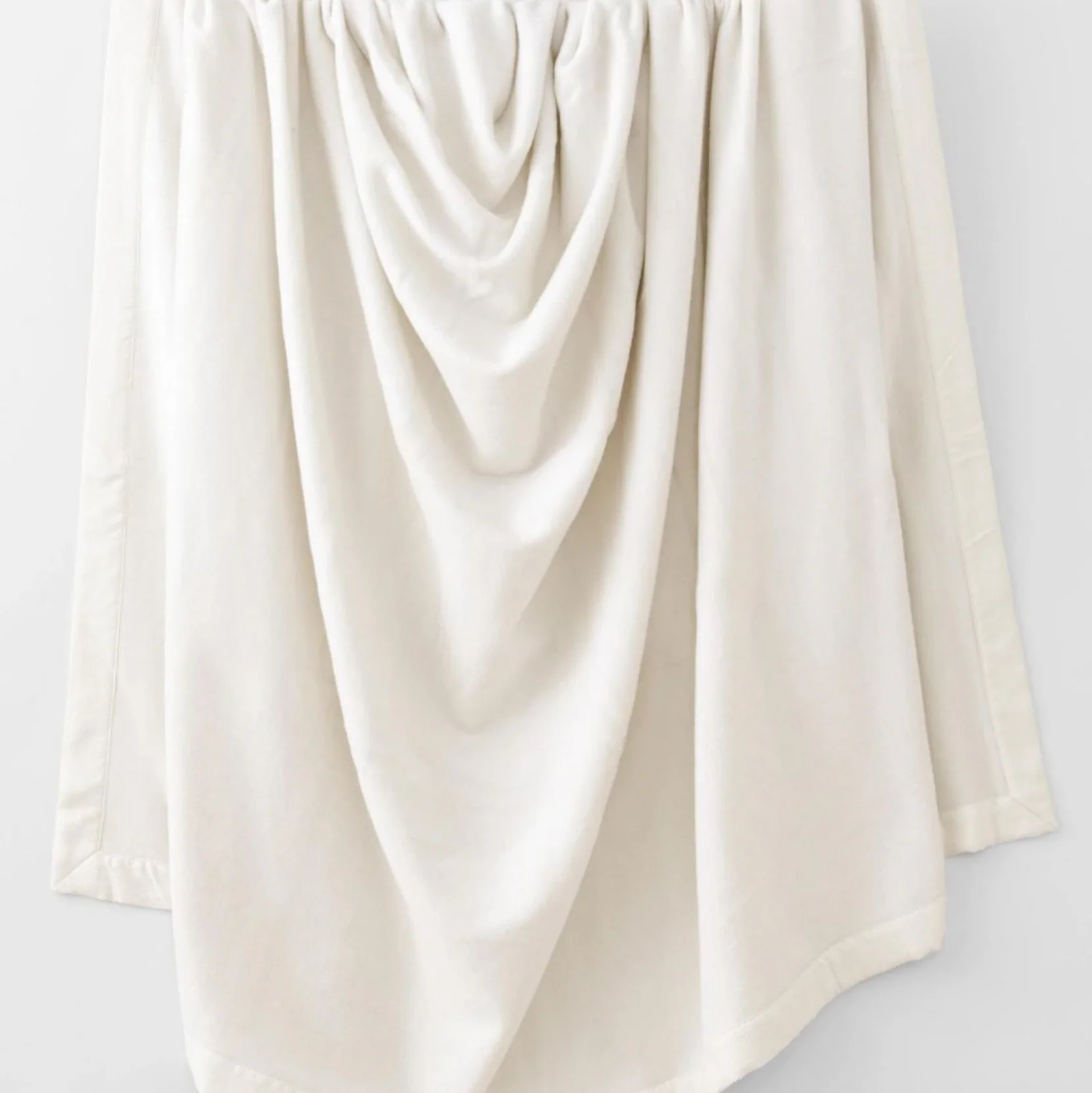 Classic Wool Blanket - Image 3