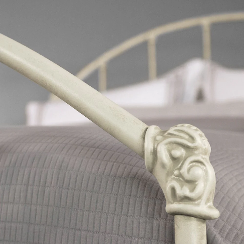 Coventry Cast Iron Bed Frame - Image 4