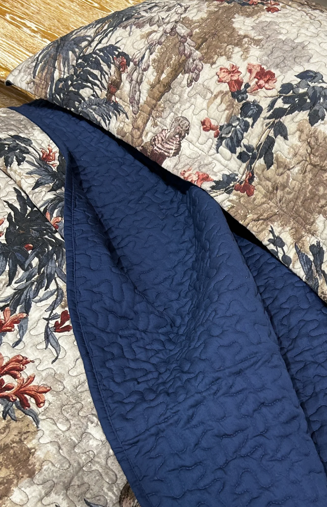 Exotic Birds Bedspread - Image 4