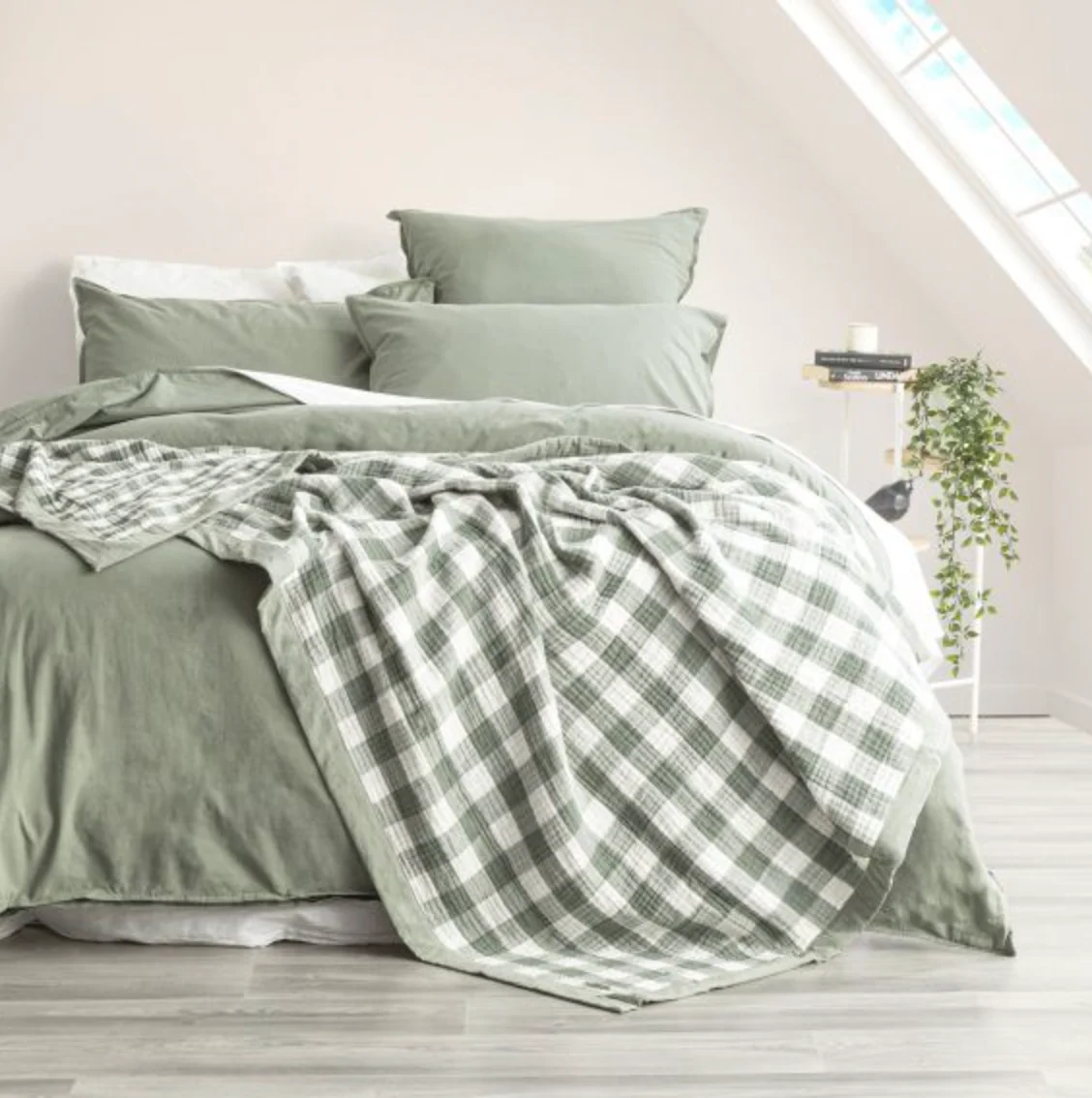 Gingham Washed Cotton Yarn Dyed Textured Blanket - Image 4
