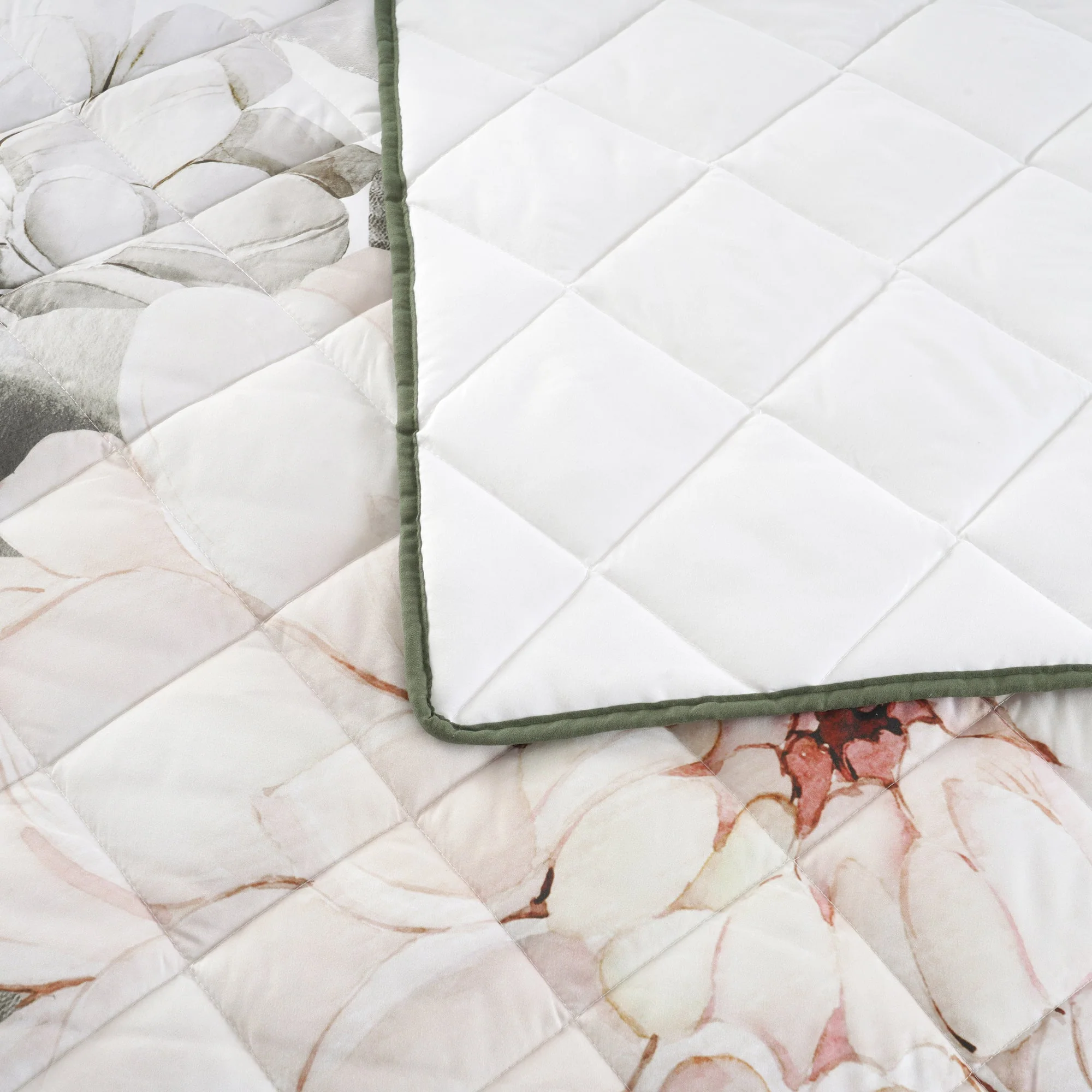Giselle Coverlet Set White - Image 4