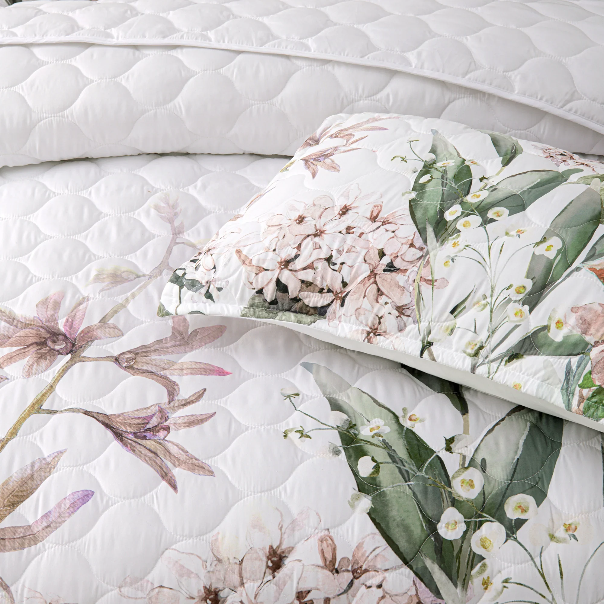 Lorna Bedspread Set - Image 3