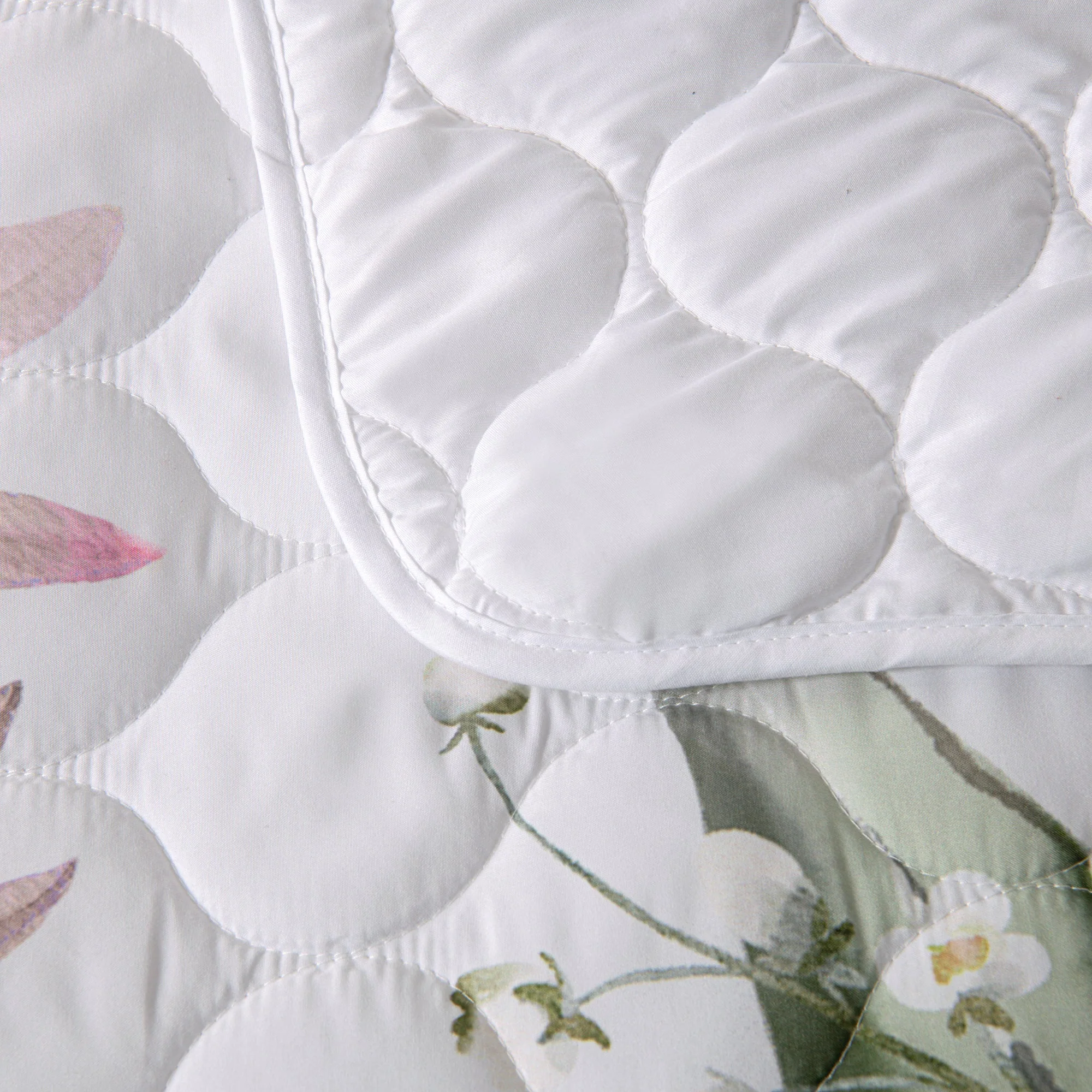 Lorna Bedspread Set - Image 4