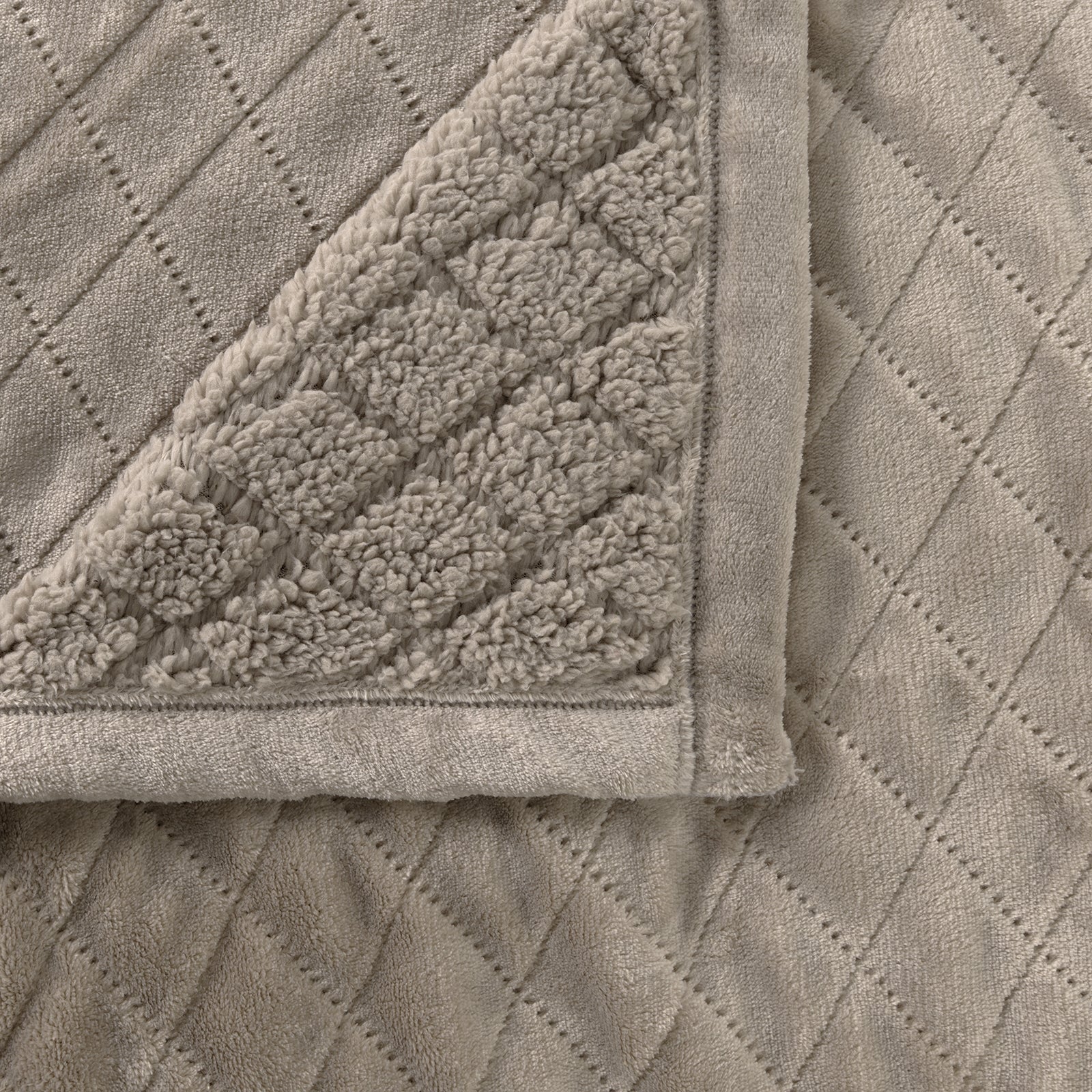 Mansfield Ultra Soft Velvet Blanket - Image 4