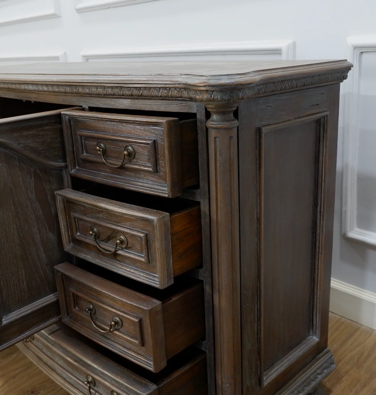 Persephone Dressing Table - Image 2