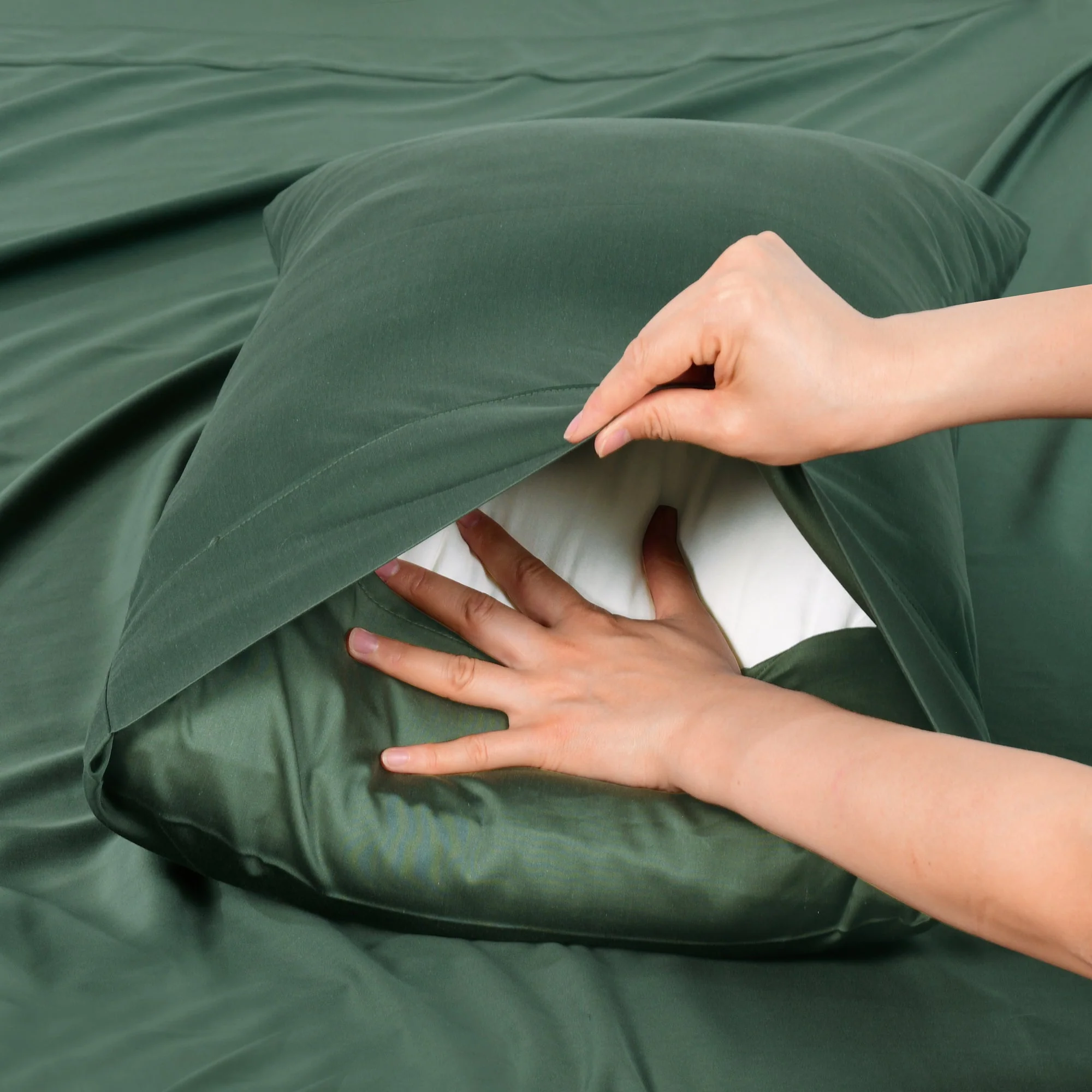 Rosebank 500 Thread Count Bamboo/Cotton Sateen Weave Standard Pillowcase (Pair) - Image 2