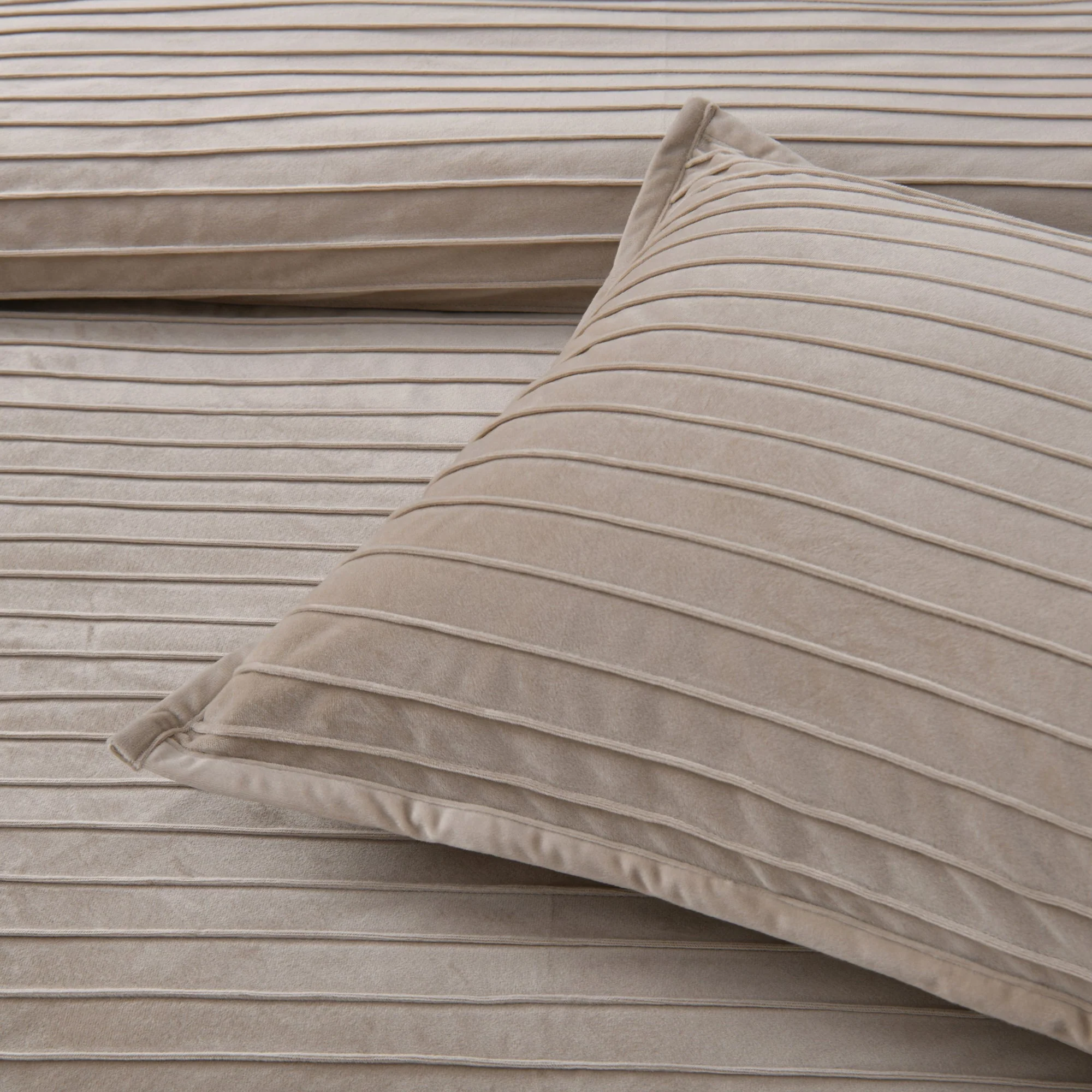 Saphira Coverlet Set Latte - Image 5