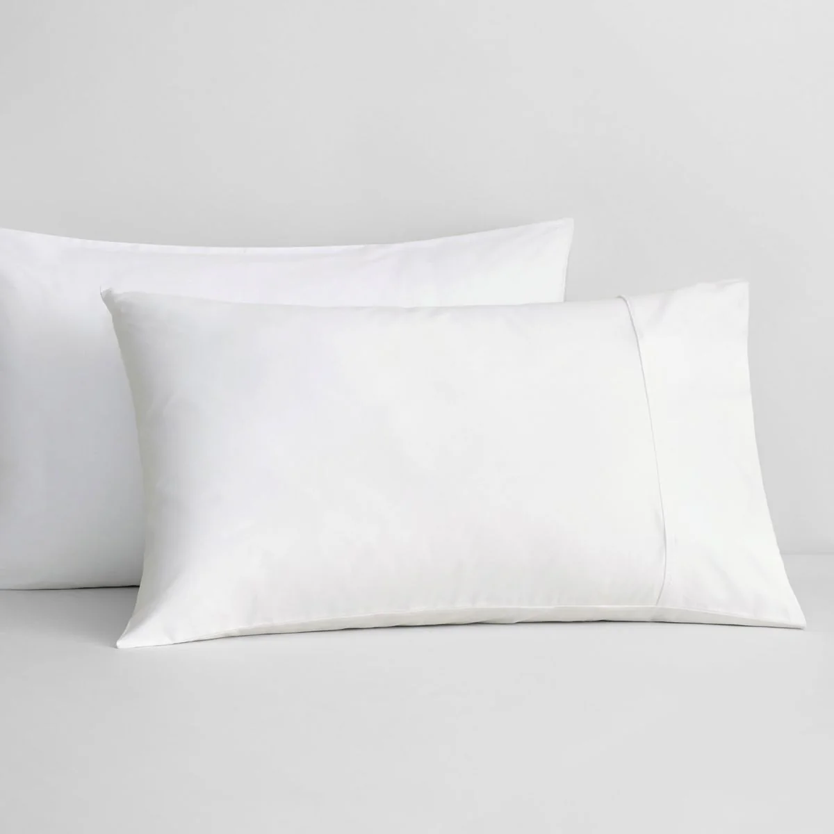 400 Thread Count Soft Sateen Sheet Set - Image 4