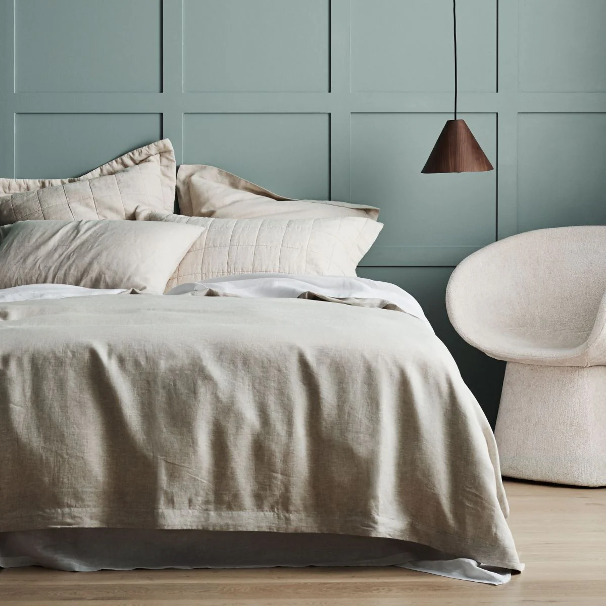 Abbotson Linen Tailored Quilt Cover - Image 2