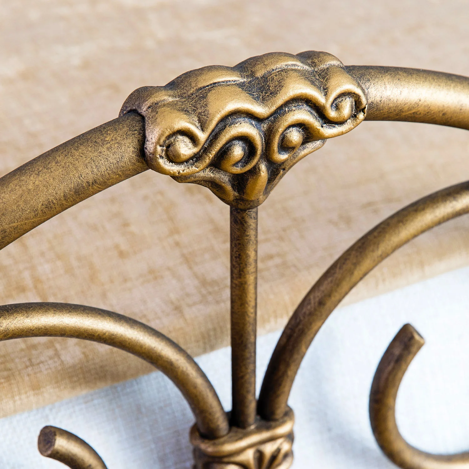 Stonehurst Cast Iron Bed Frame - Image 5