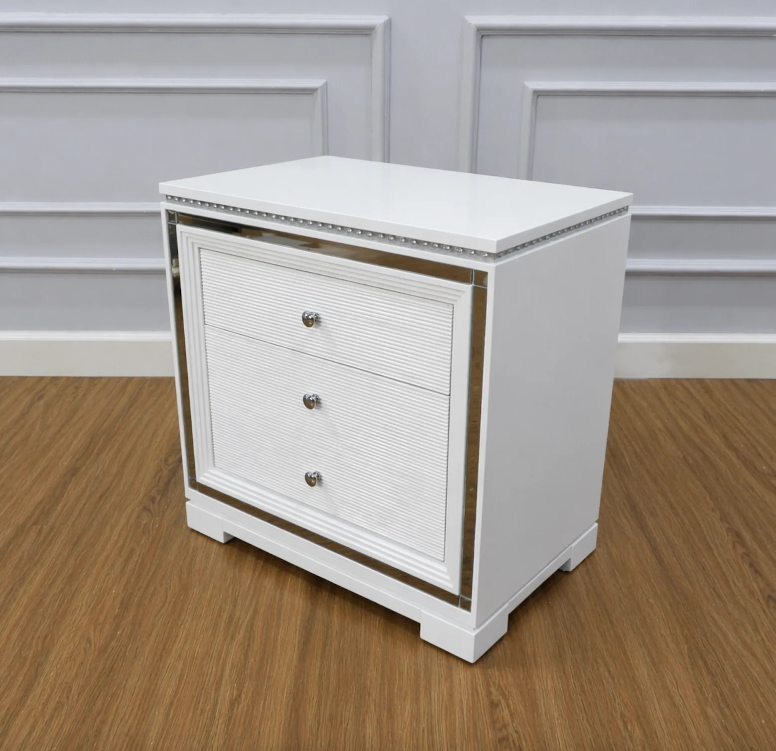 Winterthur Bedside Table - Image 4